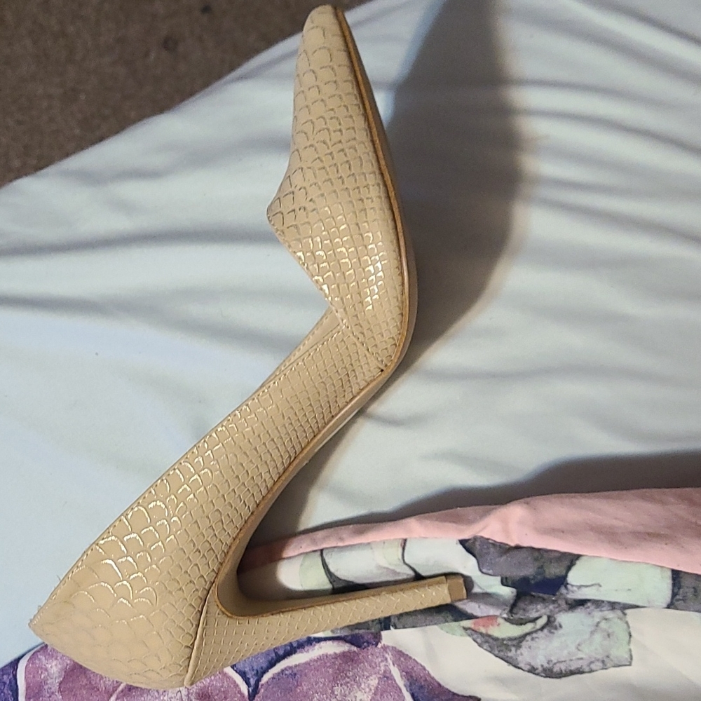 Shoe